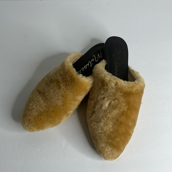 Matisse Shoes - “NEW" Matisse Faux Fur Mule Pointed Toe Slide Sz 6.5‎
